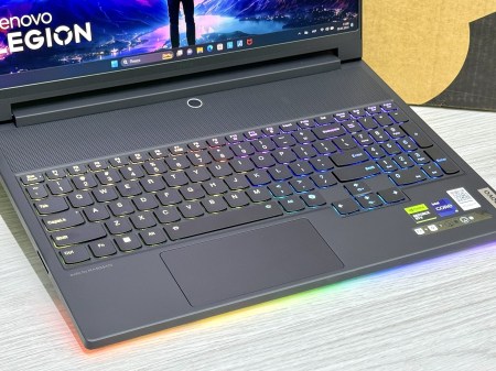 Lenovo Legion 9 16irx9 Carbon 5